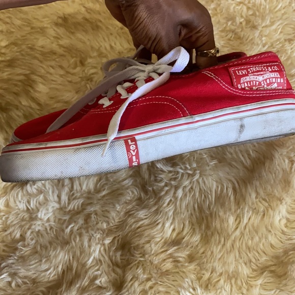 Red Low Cut Levi’s Sneakers - Picture 3 of 9